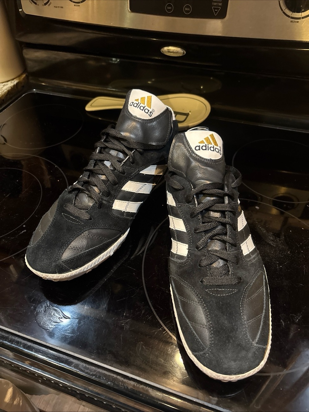 Vintage 1998 Adidas Nova Indoor Soccer Shoes Mens US 12 Black White Gold 019671